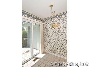 110 Broadmoor - Photo 10