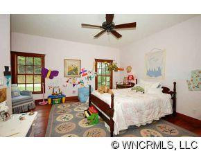 140 MCELRATH ROAD - Photo 11