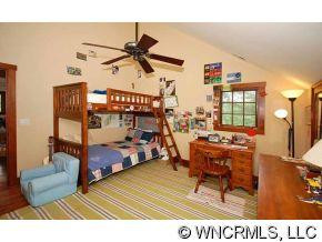 140 MCELRATH ROAD - Photo 8