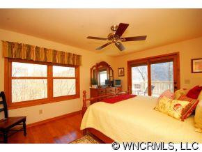 210 Cottage Lane - Photo 4