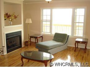 77 Rotunda Circle - Photo 2