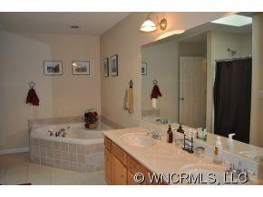 320 MacNeil Way - Photo 3