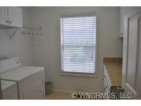 320 MacNeil Way - Photo 4