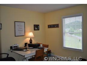 320 MacNeil Way - Photo 5
