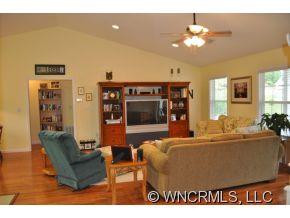 320 MacNeil Way - Photo 7
