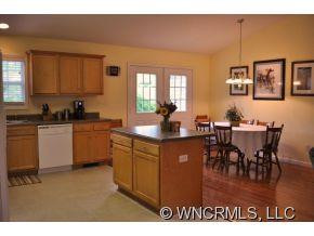 320 MacNeil Way - Photo 10
