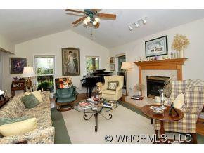 207 Presidential Drive - Photo 3