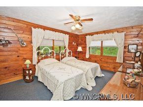 388 MEGAN DRIVE - Photo 7