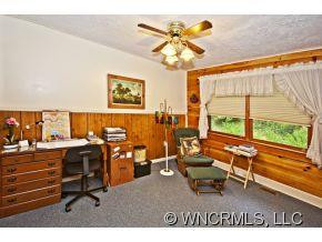 388 MEGAN DRIVE - Photo 9