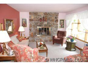 901 Oakmont Drive - Photo 3