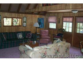 142 Echo Lane - Photo 4
