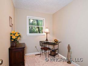 954 HOLLY RD - Photo 13