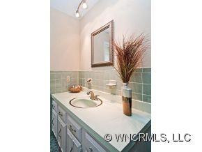 954 HOLLY RD - Photo 16