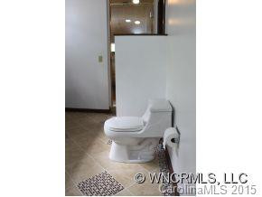 1090 Emmett Road - Photo 17