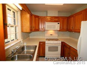 1216 Pinebrook Circle - Photo 3