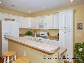 102 WHITE CEDAR LANE - Photo 4
