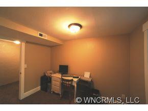 214 Coachmans Court - Photo 10