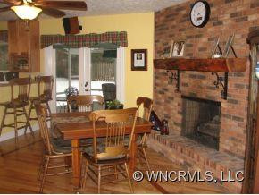 17 Hillside - Photo 4