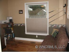 17 Hillside - Photo 7