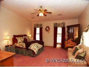 330 WHISPERING HILLS DRIVE - Photo 6