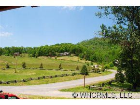 242 Country Lane - Photo 3