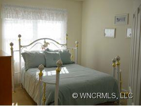 80 E Danbury Ln - Photo 11