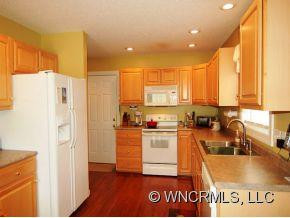 8 BOWMAN RIDGE ROAD - Photo 4
