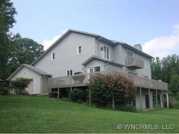 7 Country Dr