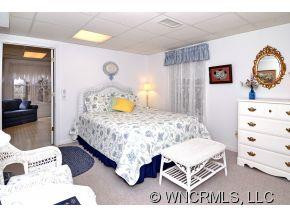 300 Crescent Drive - Photo 10