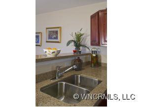 55 Rotunda Circle - Photo 6