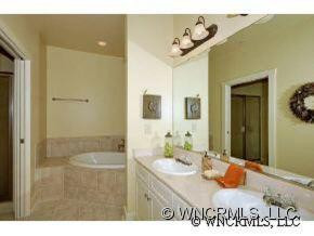 9 KENILWORTH KNOLL #121 - Photo 6