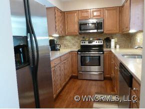 335 Melrose Avenue, Unit 107, - Photo 7
