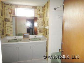 156 WOODLAND DRIVE - Photo 9