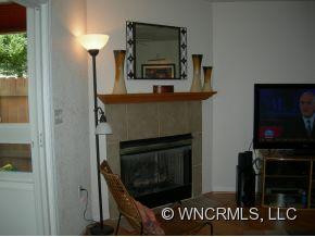 102 S. Park Lane - Photo 2