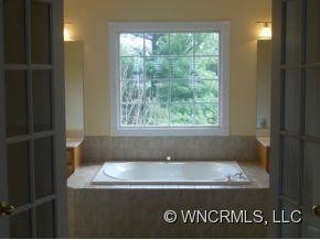 11 WESTMONT DRIVE - Photo 9