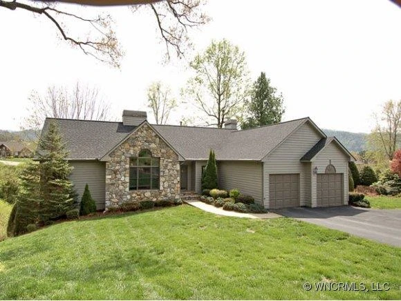 10 Valley Drive