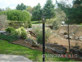 335 Viewcrest Drive - Photo 2