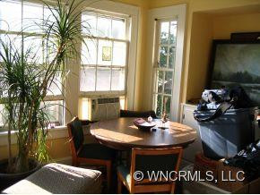 46 Larchmont - Photo 4