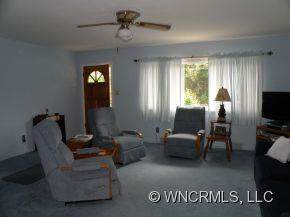 402 Reger Ave - Photo 3