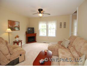20 LAUREL HILL DRIVE - Photo 2