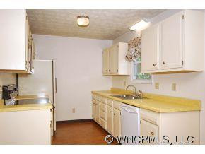 1 WESTWOOD DRIVE - Photo 3