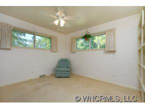 212 SOUTH HILLANDALE DRIVE - Photo 7