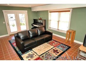 76 THURLAND AVE - Photo 11