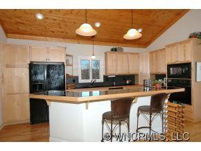 76 THURLAND AVE - Photo 3