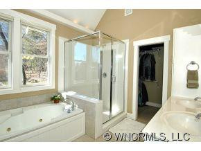 76 THURLAND AVE - Photo 7