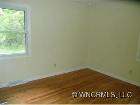 74 Robinson Avenue - Photo 8