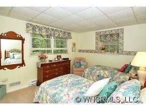 228 Crescent Drive - Photo 10
