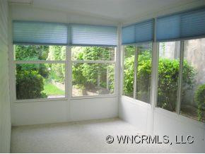 848 Sandburg Terrace - Photo 17