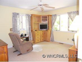 403 SOUTHVIEW LN - Photo 10