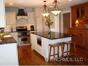 624 Kenmure Drive - Photo 2